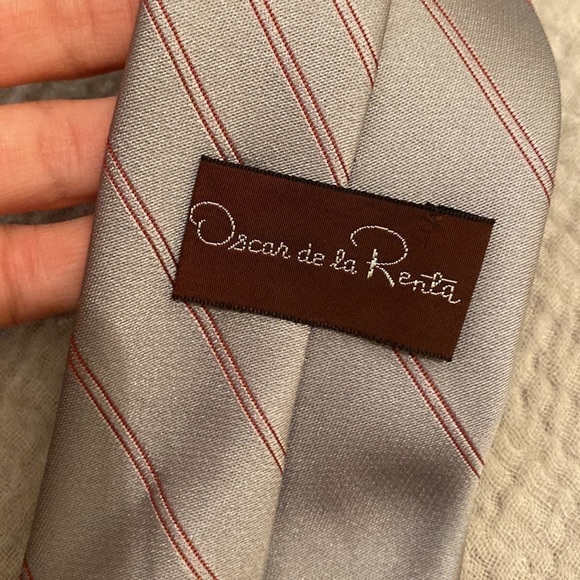 Oscar de la Renta tie. - Picture 7 of 11